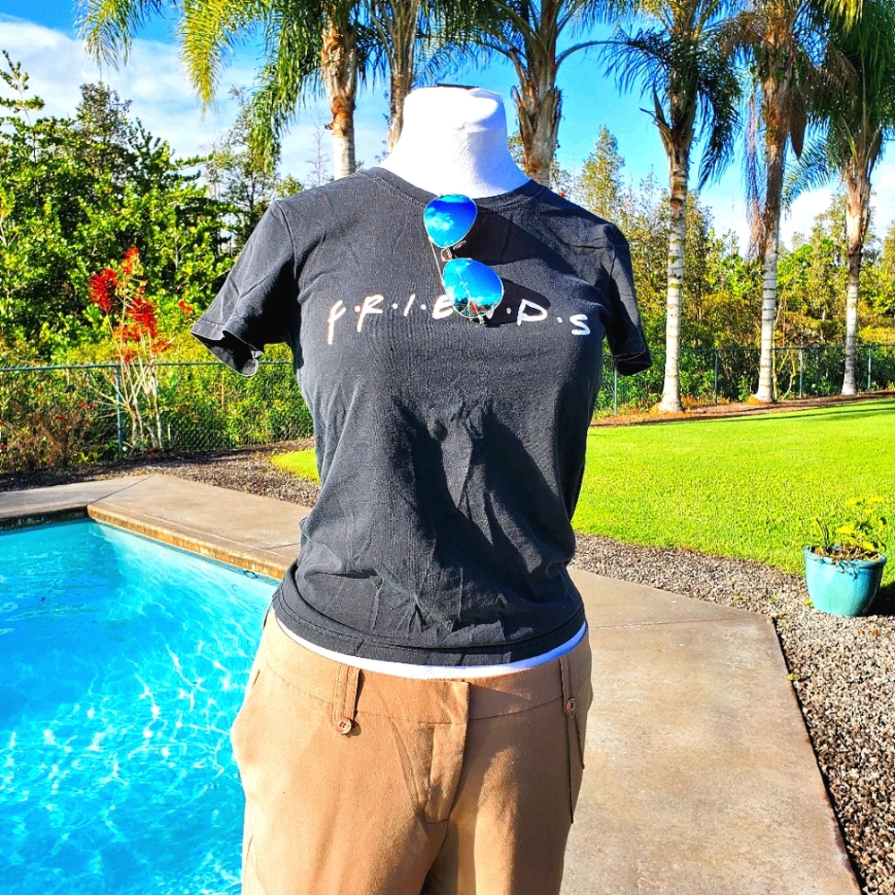 Look Face Friends T-Shirt Size Sm black